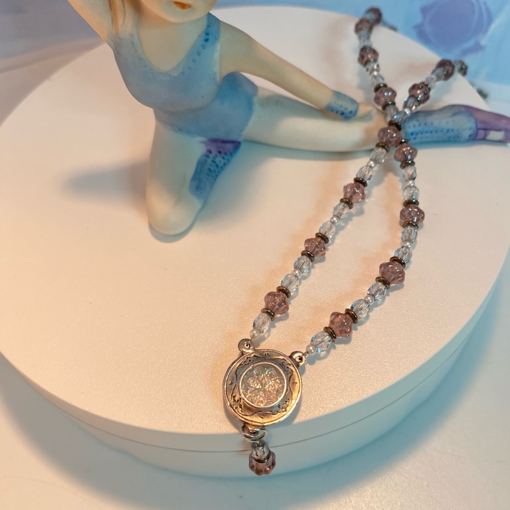 Vintage GB Collection Molded Iridescent Glass Pendant Necklace - Picture 4 of 6